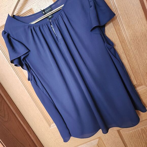 Jones New York JNY Plus Size 2X Navy Blue Flutter Cap Sleeve Flowy Blouse NWT - Picture 3 of 9